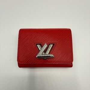 Louis Vuitton Twist Compact Wallet in Epi Leather